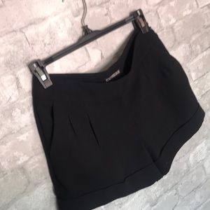 EXPRESS | Black Low waist shorts